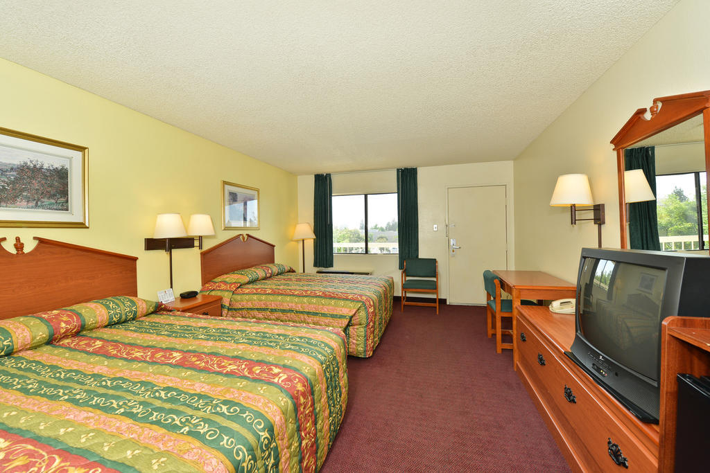 Super 8 By Wyndham Bakersfield/Central Ruang foto